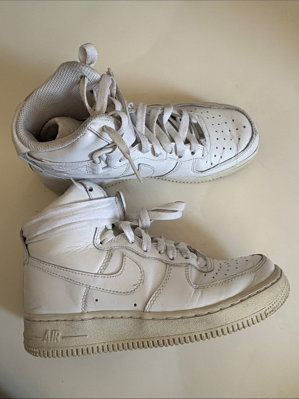 VGUC Nike Air Force 1 high top Sz 6 women’s sneakers